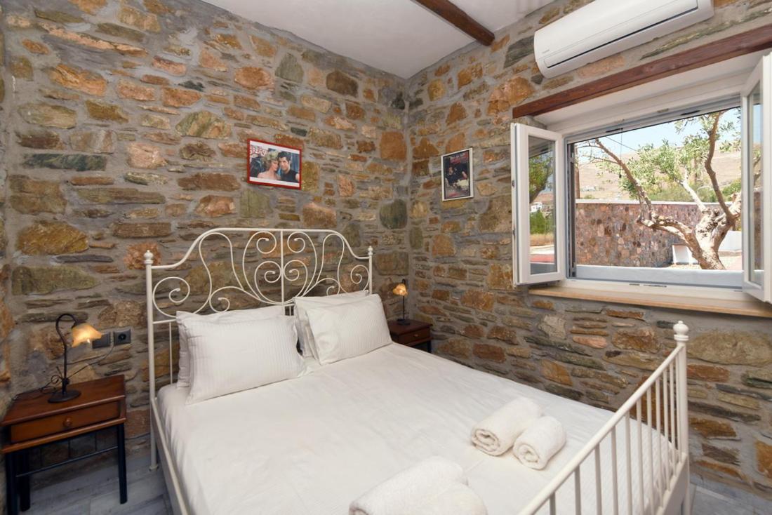 Flora'S Beach And Pool Villa In Syros Liaropá Zewnętrze zdjęcie