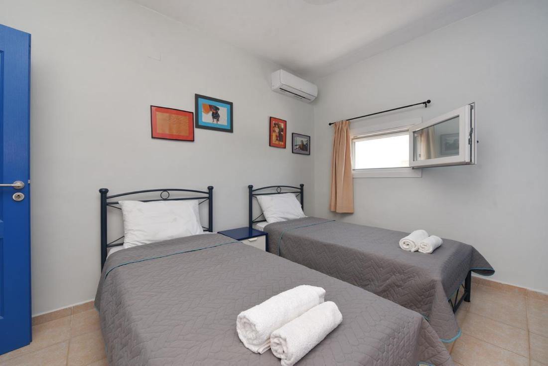 Flora'S Beach And Pool Villa In Syros Liaropá Zewnętrze zdjęcie