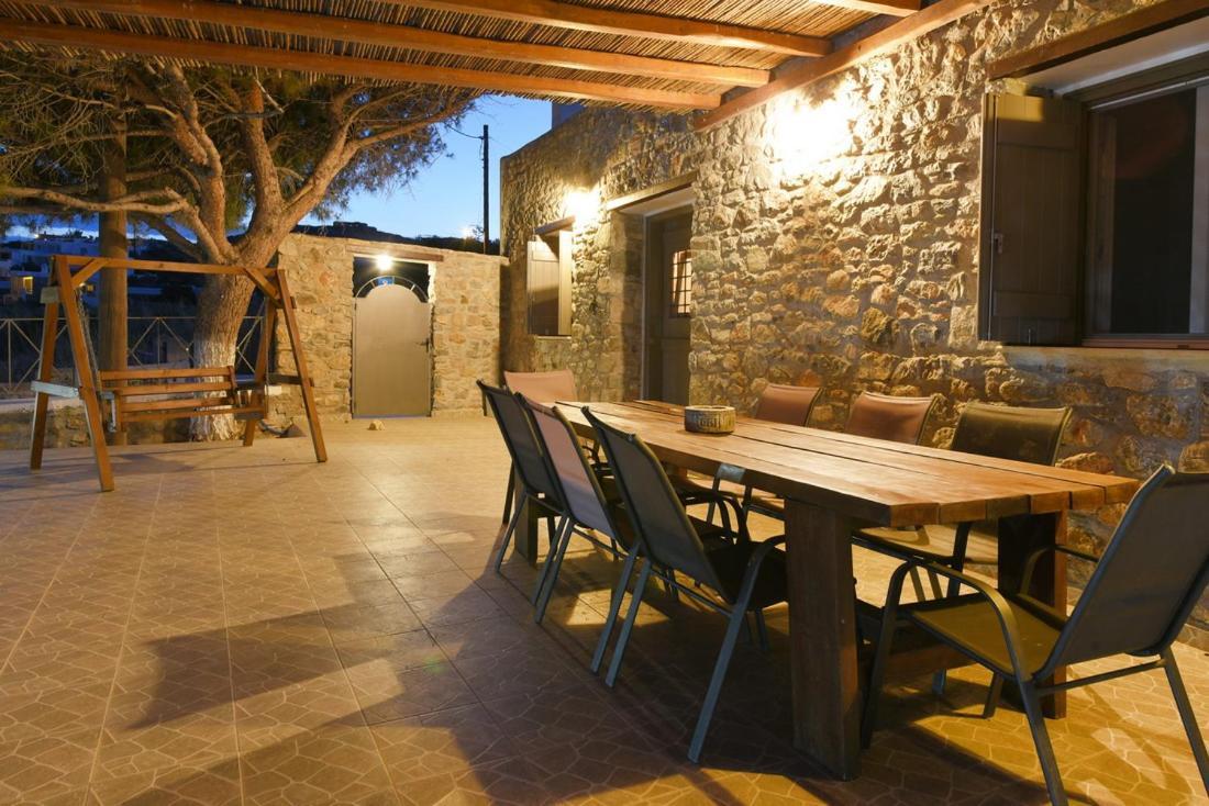 Flora'S Beach And Pool Villa In Syros Liaropá Zewnętrze zdjęcie